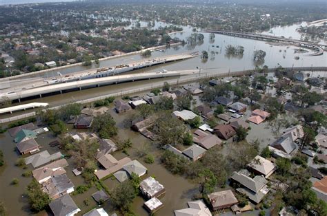 Hurricane Katrina Rescuers Describe an "Apocalyptic" Scene