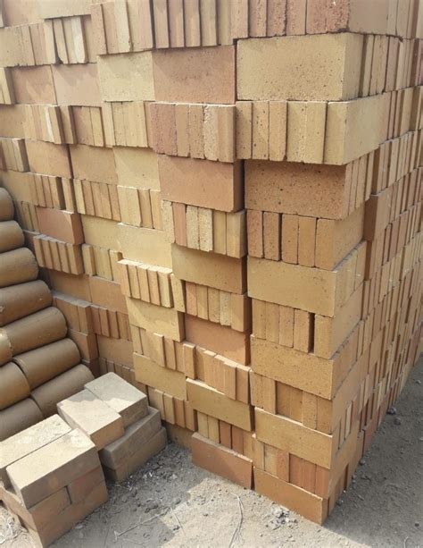 Brown Alumina Fire Bricks Refractory Material Size 9 4 5 3 IN For