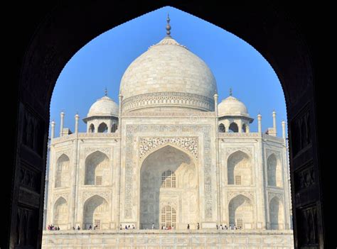 El Taj Mahal En La Salida Del Sol La India Imagen De Archivo Editorial