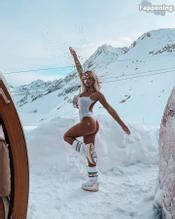 MERCEDESZ HENGER Nude AZNude