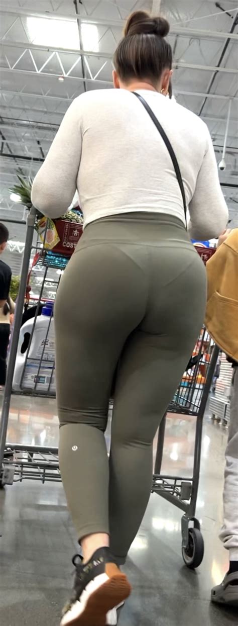 Juicy Round Booty Milf In Green Yoga Major Vpl Oc Video Spandex Leggings Yoga Pants Forum