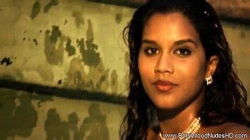 Nena India Er Tica En El Agua Xvideos