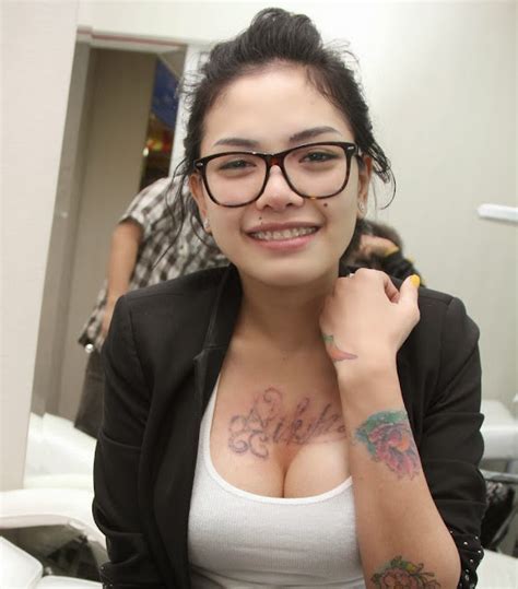 Foto Hot Nikita Mirzani Artis Penuh Kontroversial Power Game