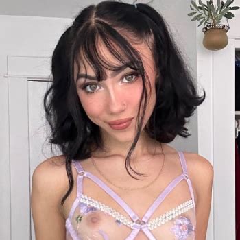 Mia River Babe Page Watch This Pornstar On FreeOnes