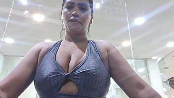Pingando suor na academia e presenteando a minha calcinha suada e pés pós treino XVIDEOS