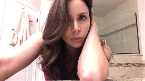 Impressionante MILF se masturba para você BoaFoda