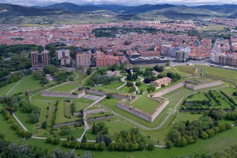 Qué Es La Ciudadela De Pamplona