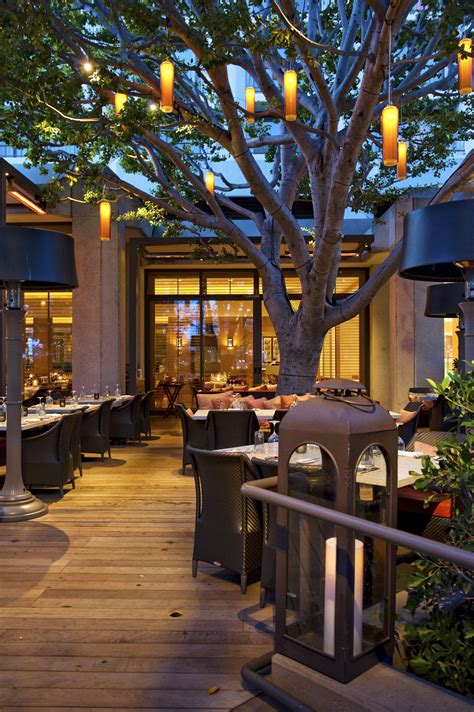 First Circle Design Oak Grill At Fashion Island Hotel Newport Beach Ca