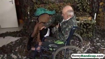 Joven Enfermera Chupa La Polla De Un Viejo Y Le Satisface El Co O Xvideos