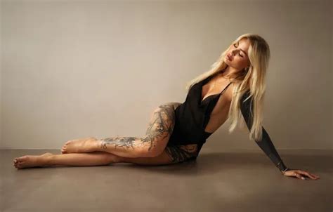 Wallpaper Barefoot Dress Tattoo Blonde Tattoo Legs Long Hair Long Hair For Mobile And
