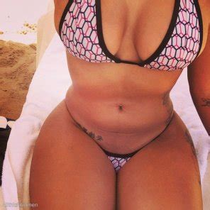 Aussie Bikini Girl Porn Pic