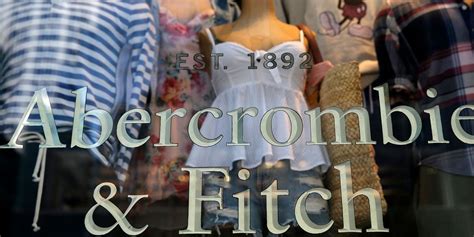 Clothing Retailers Boost Profit Margins by Offering Fewer Markdowns - WSJ