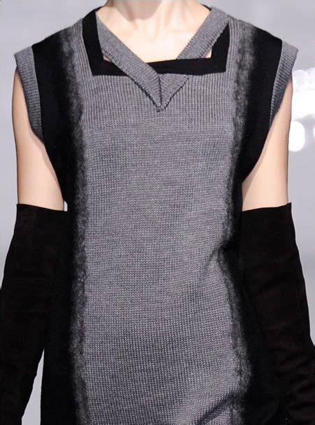Pin by Аня Че on Clothes / fashion - dress | Knitwear fashion, Knitwear ...