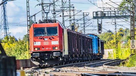 Weilerswist Mann an Bahnübergang von Güterzug erfasst tot