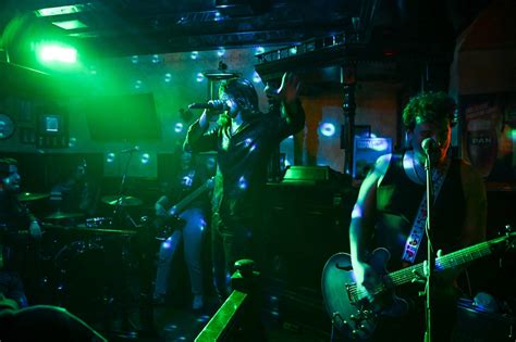 Debitantski Nosa Zvuka Grupe Donkey Hot Kombinacija Je Punk I Garage Rocka Novi List