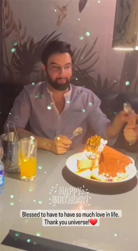 Noor Hassan Celebrates Birthday With Close Friends Reviewitpk