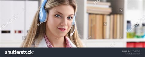 Pretty Female Blonde Doctor Talking Patient Stock Photo Shutterstock
