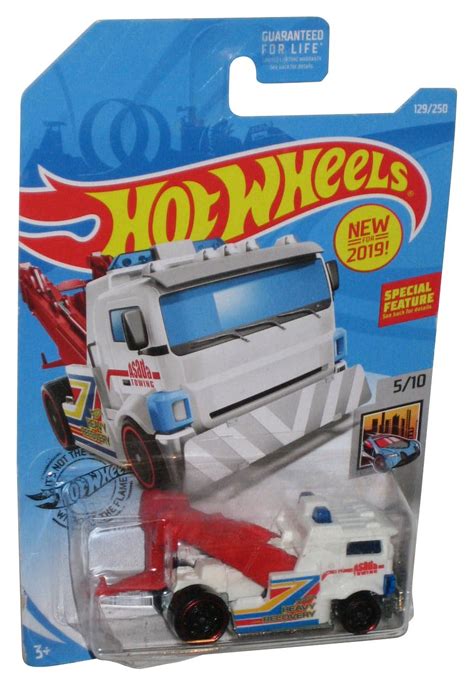 Hot Wheels HW Metro White Red Heavy Hitcher Tow Truck Walmart