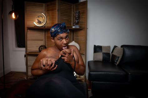 Cute BBW Amateur Shows Her Big Saggy Tits Nude Pics XHamster