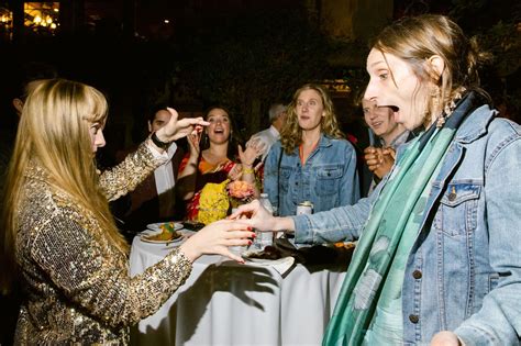 unveiling  enchanting world  la magician close  magic shows