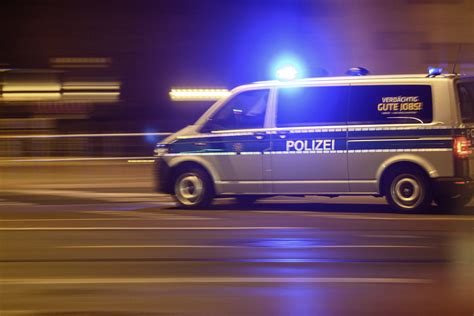 Polizisten Zum Sex Aufgefordert Angeklagter Schw Nzt Seinen Prozess