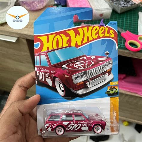 Jual Hot Wheels Datsun Wagon Bluebird Super Treasure Hunt Pink Sth Ths Shopee Indonesia