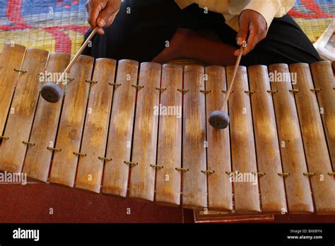 Cambodian Instruments Kongvong