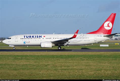 TC JHA Turkish Airlines Boeing 737 8F2 WL Photo By Arek Sieracki ID