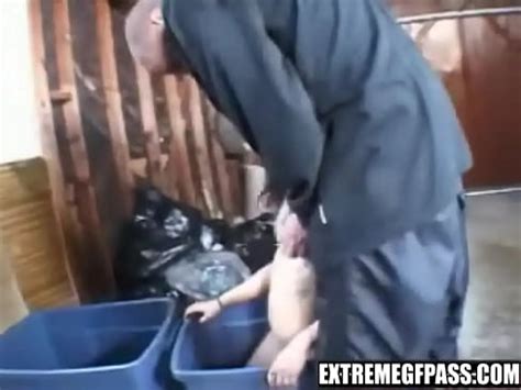 Extreme Brunette Girl Gets Fucked In Shed XNXX