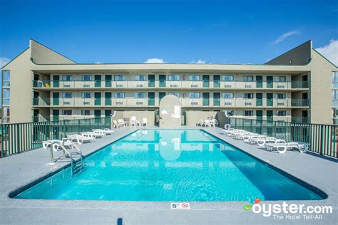 Beachside Resort Hotel Review: What To REALLY Expect If You Stay