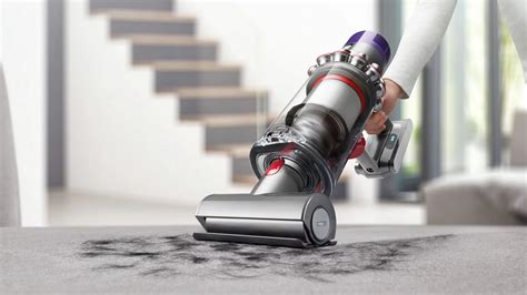 Пылесос ручной Dyson Cyclone v10 Animal купить недорого в Москве