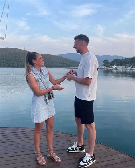 Man United star Ella Toones boyfriend is a Man City fan but hope