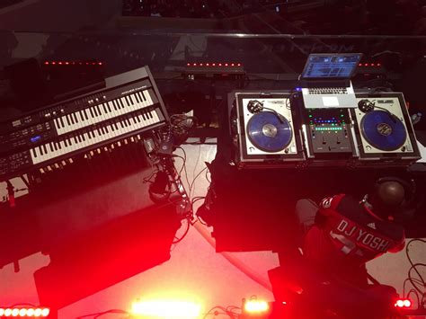 Premium Amenities and Seating at Prudential Center Suite 105 31