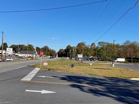 Corner Of Highway And Flint Hill Rd 67 East Bend Nc 27018 Zillow