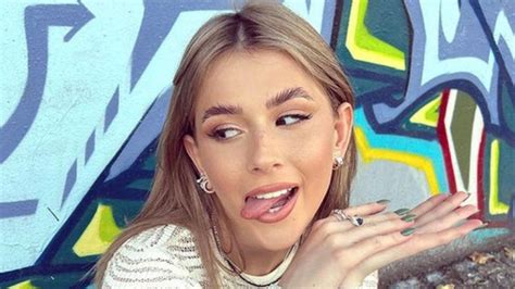 Sk Pana W Tureckim S O Cu Roksana W Giel Pozuje W Bikini Foto Pudelek