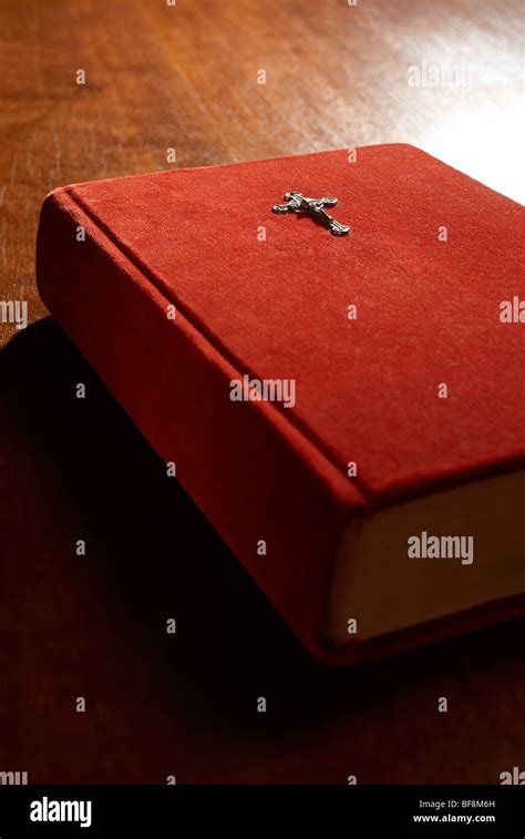 Closed Bible Hi Res Stock Photography And Images Alamy