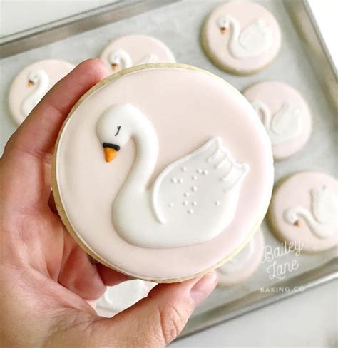 Lise Ode Mom Loves Baking On Instagram “beautiful Swan Cookie Regram Baileylanebakingco 🦆🦆🦆