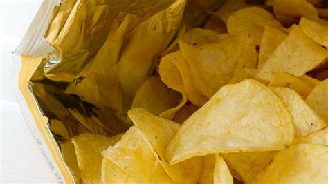 Por qué las bolsas de patatas fritas están medio vacías Descubre la