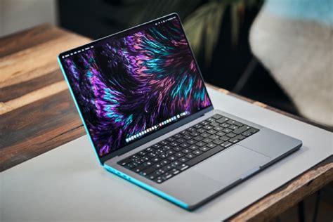 MacBook Pro 14 inch M2 Pro review - Ai nên mua và không nên? Xem ngay