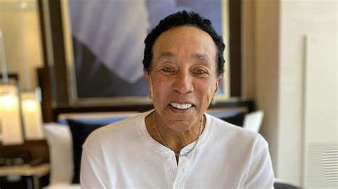 Is Smokey Robinson Gay What Is The Singers Sexual Orientation