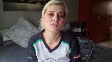 Pale Bob Haircut Blonde Humiliating And Dissing The Viewer With A Small Dick Xnxx