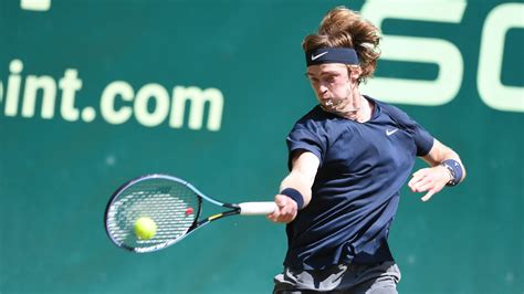 Atp Halle Rublev Domine Kohlschreiber Et Se Qualifie Pour