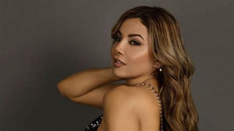 Desde la ventana Aleida Núñez se luce con traje de baño nude para el verano FOTO El Heraldo