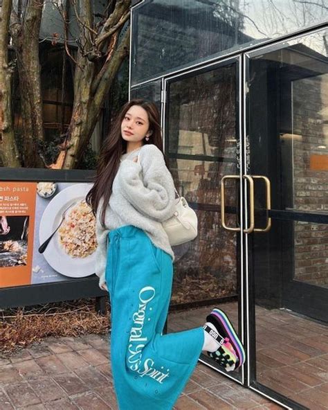 Sau lùm xùm dùng hàng nhái hot girl địa ngục độc thân ra sao