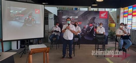 Resmi Hadir Di Jatim Dan Ntt All New Cb R Streetfire Siap Jadi Penyegar Kelas Naked Cc