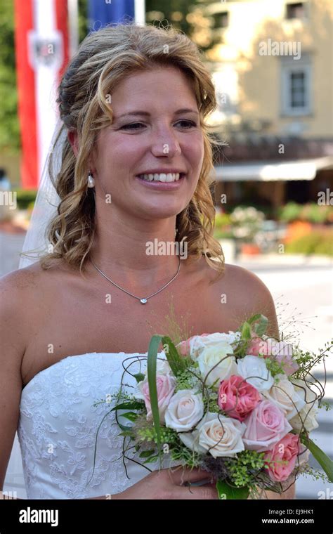 Bridal hi-res stock photography and images - Alamy