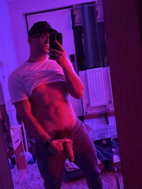 Packing For My Flight Tomorrow Should I Take A Pic In The Plane Nudes Ladybonersgw NUDE