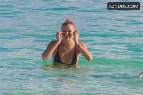 Rachel Hilbert Sexy And Hot On The Beachh Aznude