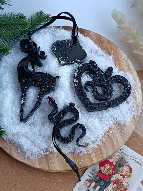 Набор ёлочных игрушек из эпоксидной смолы купить в интернет-магазине ...