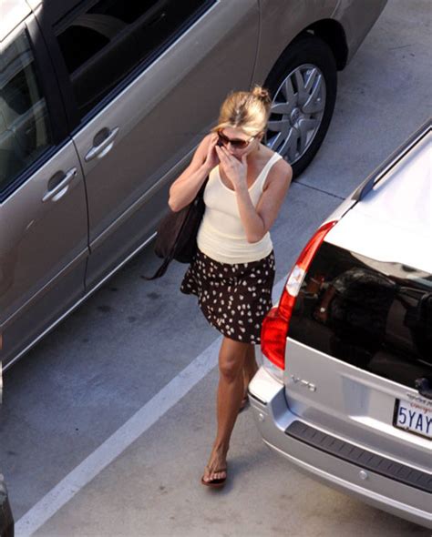 Jennifer Aniston Shows Her Nice Big Tits On Beach Porn Pictures XXX